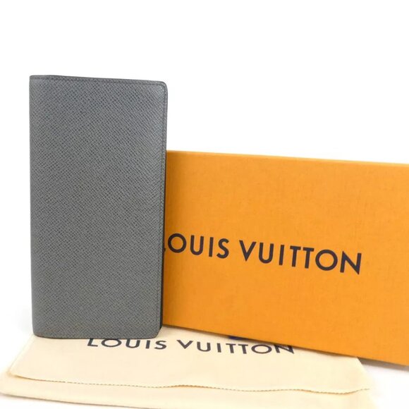 Auth LOUIS VUITTON Taiga Portefeuille Brazza Long Wallet Gray - Picture 2 of 10